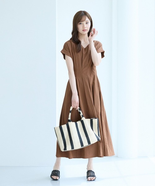 Andemiu ワンピース タックプリーツVネックワンピース494091