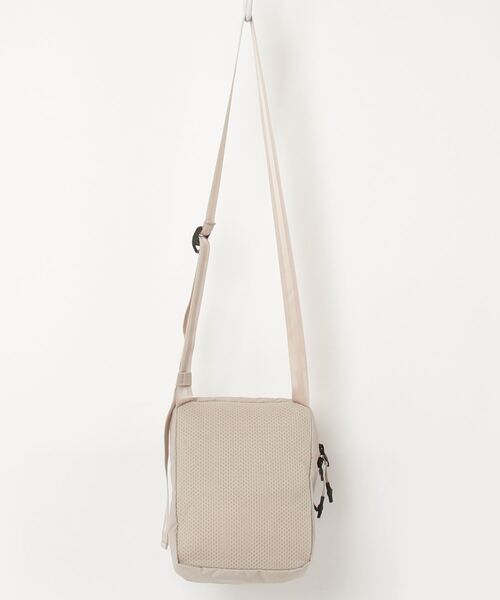 THE NORTH FACE（ザ ノースフェイス） ショルダーバッグ 3L ベージュ