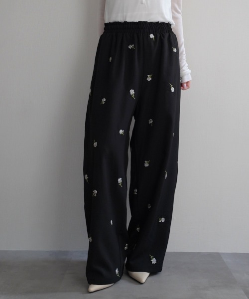 Rashik パンツ 「Rashik」フラワー刺繍バレルパンツ レディース