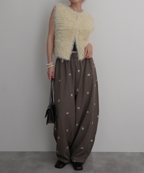 Rashik パンツ 「Rashik」フラワー刺繍バレルパンツ レディース