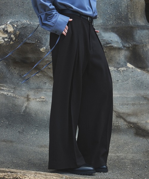 VELNUS スラックス 「VELNUS」Double tuck design wide flare slacks