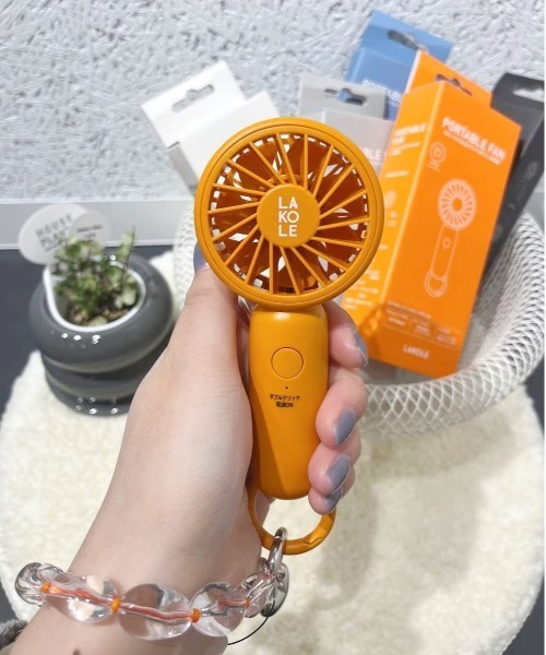 LAKOLE（ラコレ） 「累計販売5.7万本!!」カラビナ付きハンディファン