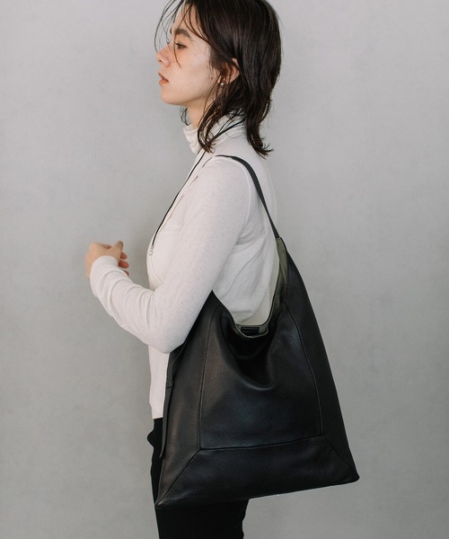 (BEAURE)LEATHER BIG SHOULDER BAG ブラック Beau're（ヴュレ） ショルダーバッグ バッグ BEAURE Soft Leather One