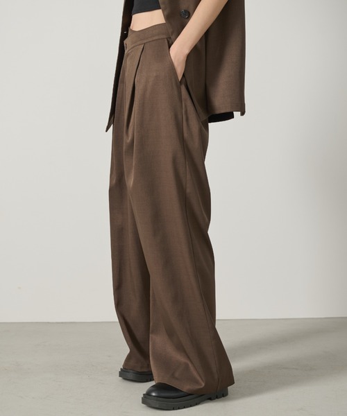 AIC. スラックス パンツ アシンメトリータックワイドパンツ レディース