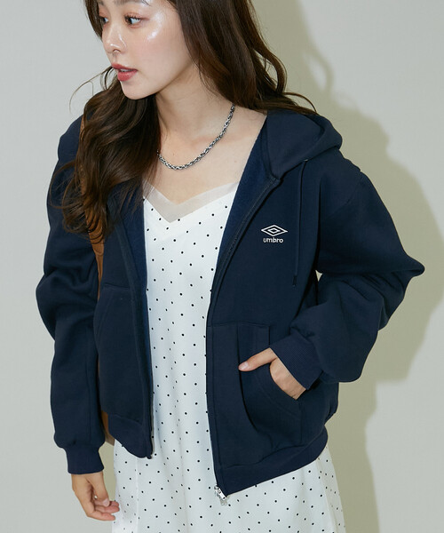 umbro（アンブロ） ジップアップパーカー フリ- グレー レディース