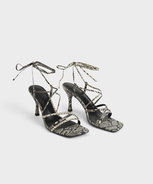 追跡便【Charles&Keith】ストラップタイアラウンドサンダル 2色 ストラッピー タイアラウンドサンダル&フルーツチャームセット