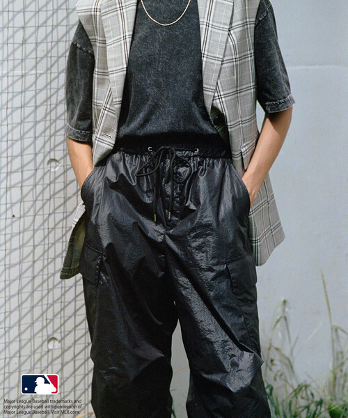 [MLB] Nylon Cargo Bag ★ 大人気★ MLB】☆人気☆ナイロンカーゴバックニューヨークヤンキース