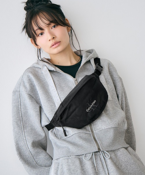 Calvin Klein ショルダーバッグ ボールド ロゴ ウエストバッグ