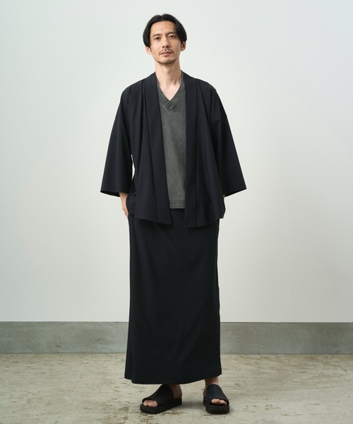 美品　トローヴ　羽織り　和ジャケット　和ローブ　ノーカラー　袴　甚平　黒　2 トローヴの浴衣ライン「和ROBE」からウール地の羽織袴や中綿入り