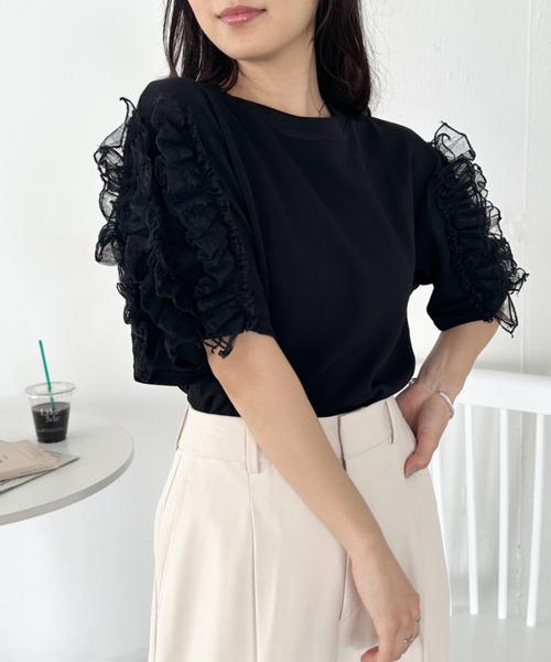 TOMO KOIZUMI 黒ラッフルスリーブTシャツ　チュール　ブラウス　フリル TOMO KOIZUMI 黒ラッフルスリーブTシャツ チュール ブラウス フリル