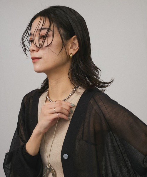 SALON adam et ropé / シアーラメカーディガン（ゴールド） ご好評につき、シアーカーディガンが再入荷。 ほどよいラメ感と