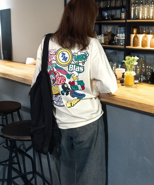 美品90s希少 FRED PERRY オーバーサイズセットアップ上下 B系Y2K HELLO KITTY × forksy.】オーバーサイズアソートプリントロンTEE