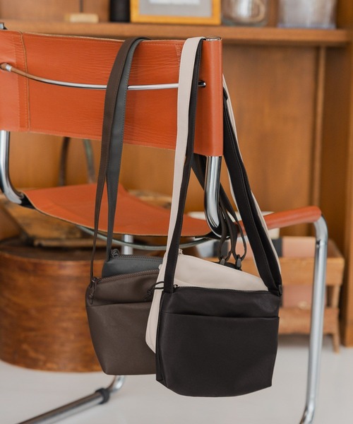 国内未入荷 GLOGANG * Not A Gang ショルダーバッグ 送料関税込 Not A Glo Gang Shoulder Bag (Black) || New Sale shop!