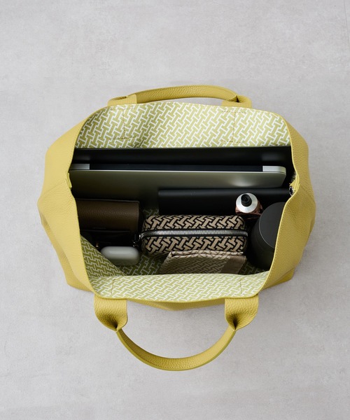 【人気美品】IACUCCI イアクッチ ベージュハンドバッグ ロゴボストンバッグ IACUCCI（イアクッチ）の「ウマ ボストン ALCE（ボストンバッグ）」 - WEAR