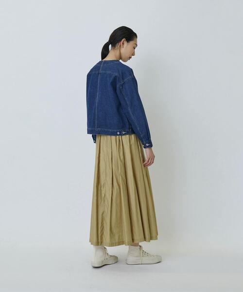 komugiです。LOISIR デニムジャケットとスカート LOISIR ジャケット ノーカラージャケット デニムノーカラージャケット