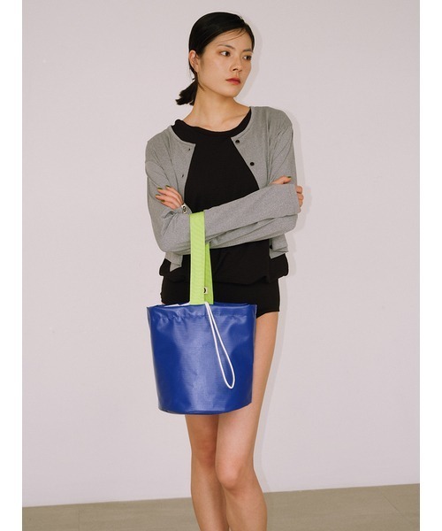 ★極美品 ダークブルーのレディース通勤用トートバッグ D.KELLY トートバッグ モダンバイカラーアウトポケット2WAY