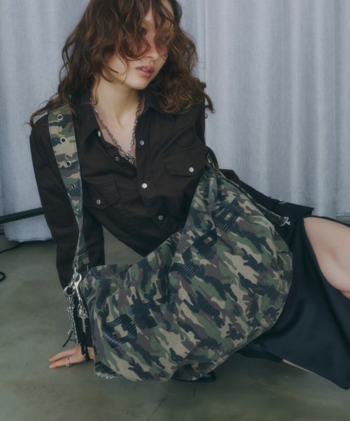 dtyype迷彩柄ヴィンテージ風ボストンバッグ dtyype迷彩柄ヴィンテージ風ボストンバッグ - メルカリ