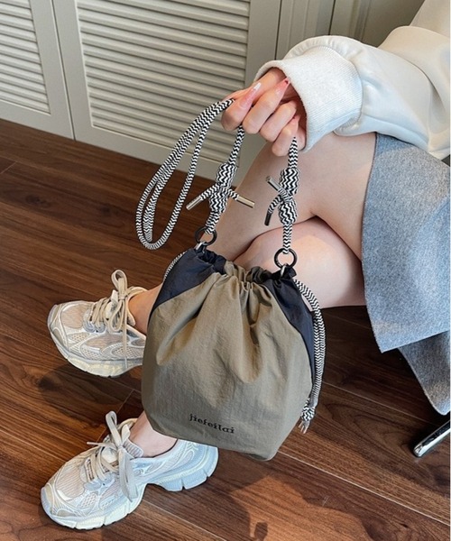 専用です。ロルナ　美品　ショルダーバック　巾着 lit.Cy（リットシー） ショルダーバッグ バッグ バイカラー ドロスト