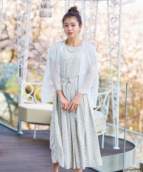 Tiaclasse ワンピース 「洗える」花柄タックフレンチスリーブ