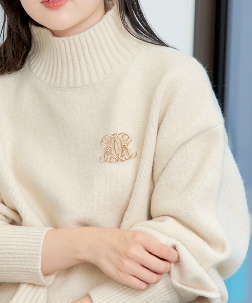 Chico（チコ） ニット 「新色追加/REVIVAL」ブローチ付ボリューム袖