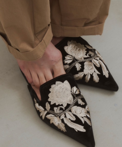 GUCCI ブラック ポインテッドトゥ ミュール ポインテッドトゥ ブロックヒールミュール - ブラック | CHARLES