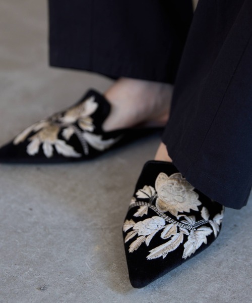Libra Cue パンプス 刺繍ポインテッドトゥミュール : ZOZOTOWN
