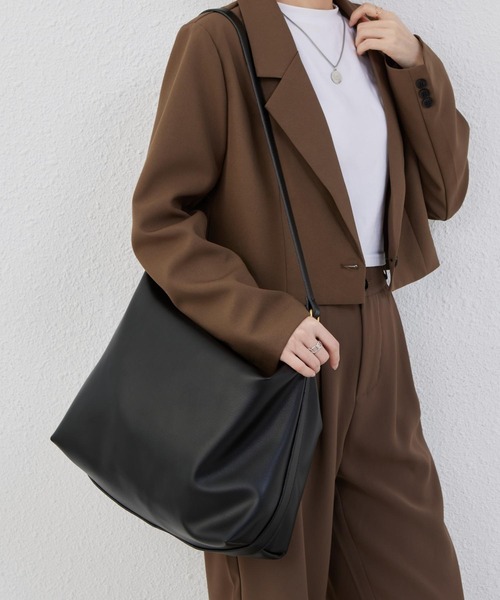 ハンドバッグ　35 LA VORAGINE ショルダーバッグ バッグ A4対応大容量ショルダー