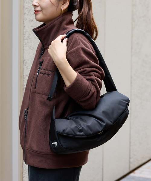 『つぶっこ』新品未使用　NOMADIS ネイビー ショルダーバッグ NOMADIS ショルダーバッグ バッグ 「NOMADIS/ノマディス」LUCK