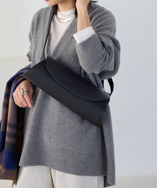新品未使用　【AULENTTI/オウレンティ】ツツガタBAG 新品未使用 【AULENTTI/オウレンティ】ツツガタBAG - メルカリ