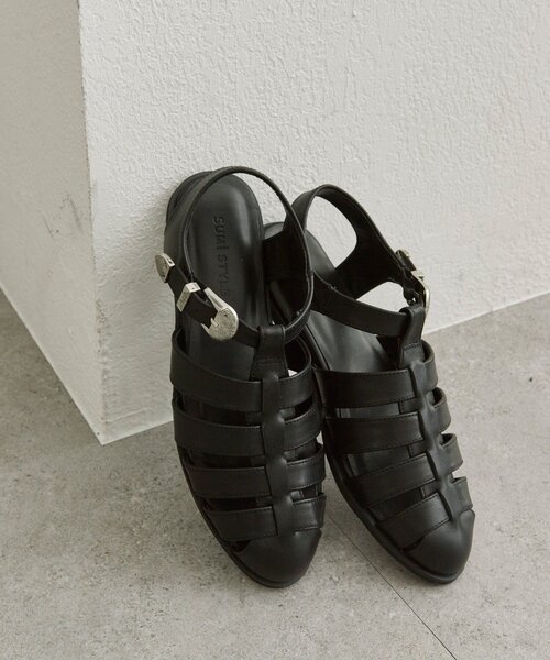 サンダル バックル付きグルカサンダル「SUM1 STYLE(スミスタイル)」 レディースの画像