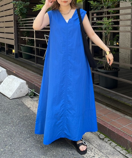 ゴシックレイヤードノースリーブフレアワンピース