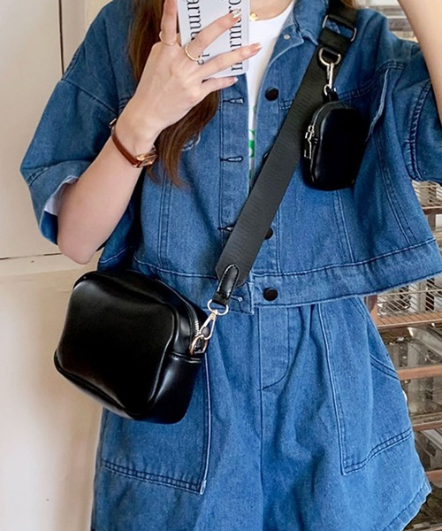 ブラックレザー ショルダーバッグ ポーチ付き PRADA（プラダ） 【超美品】プラダ ポーチ付 ショルダーバッグ レザー