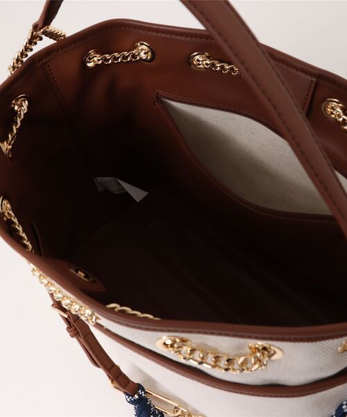 台湾 CHARLES&KEITH Addison アディソン ノット ホーボーバッグ 台湾 CHARLES&KEITH Addison アディソン ノット ホーボーバッグ
