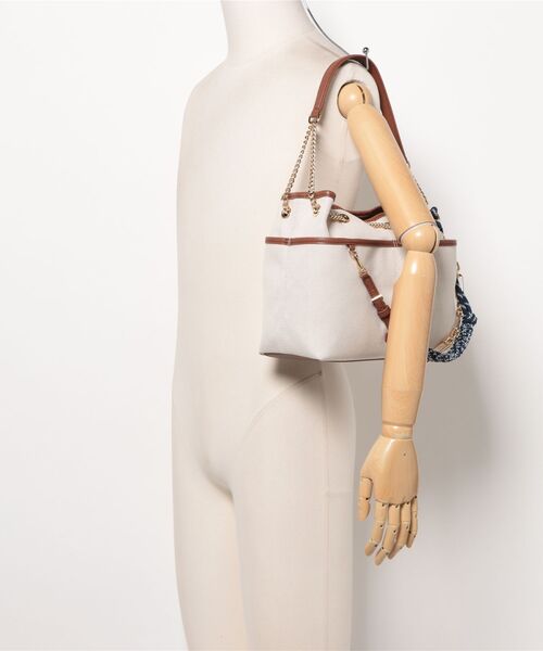 CHARLES ＆ KEITH トートバッグ Addison アディソン キャンバス