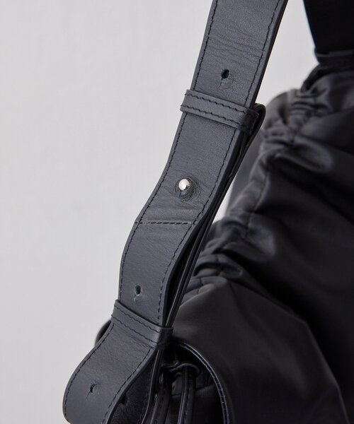 ear PAPILLONNER（イア パピヨネ） ショルダーバッグ バッグ レザー