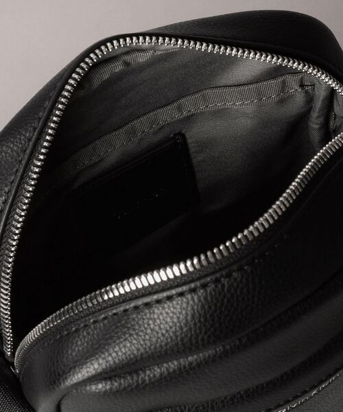Calvin Klein（カルバン・クライン） ショルダーバッグ レイズリ