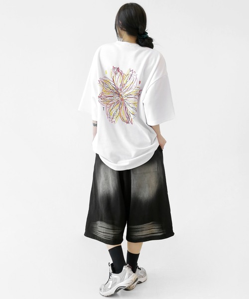 Rady 花びらシャンデリアTシャツ Rady シャンデリアプリント 半袖Tシャツ 黒 - メルカリ