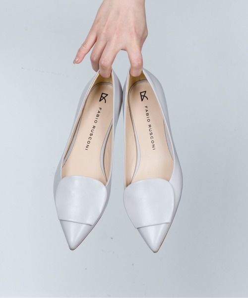 【美品】FABIO RUSCONI ポインテッドトゥ フラットパンプス 39 白 FABIO RUSCONI パンプス（トゥデザイン：ポインテッドトゥ