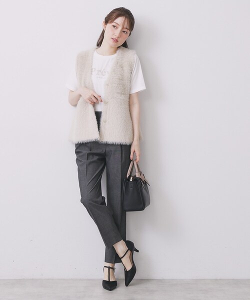 美品♡SHE Tokyo / Owen white 0 ベスト　ジレ　ペプラム ペプラムデザインVネックベスト（ニット/セーター）｜Mila Owen（ミラ