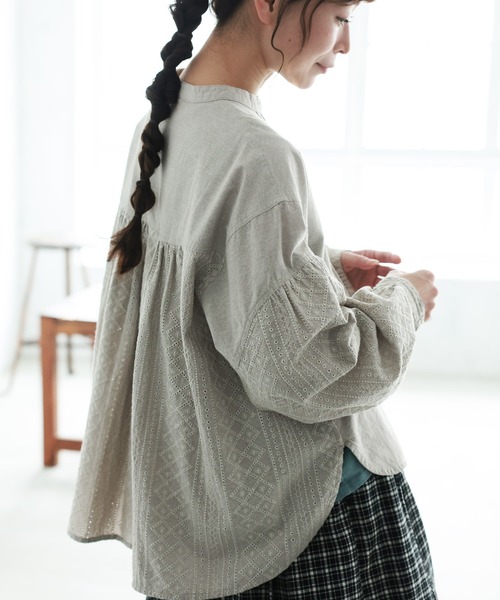 soulberry（ソウルベリー） ブラウス シャツ つづる刺繍ブラウス