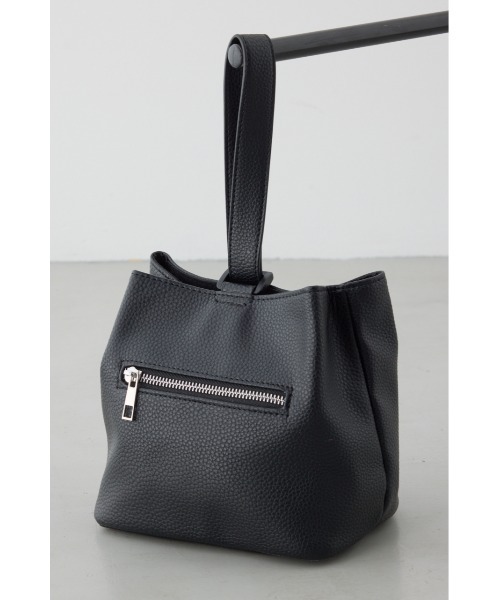 AZUL BY MOUSSY（アズールバイマウジー） ハンドバッグ パッチ合皮巾着