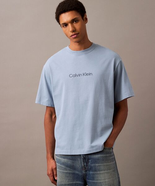 [ ] ロゴ リラックス クルーネックTシャツ★大人気★ ユニセックス】アーカイブロゴ リラックスクルーネック Tシャツ