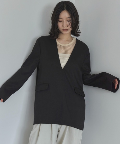 美品　ホリデー ベア　Vネックプルオーバー＆ショートパンツ　セット feepur 「セットアップ可」Vネックプルオーバー レディース