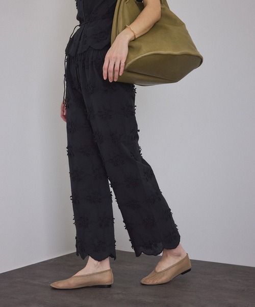 SALON adam et rope' パンツ 「WEB限定」3Dフラワーレースワイド