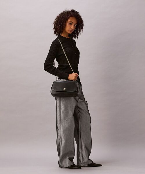 CK カルバン・クライン ショルダーバック 色グリーン ボディバック 牛革 カルバンクライン ジーンズ Calvin Klein Jeans CK バッグ 斜めがけ