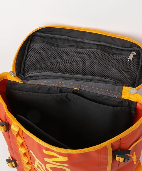 「THE NORTH FACE」 リュック - オレンジ メンズの画像