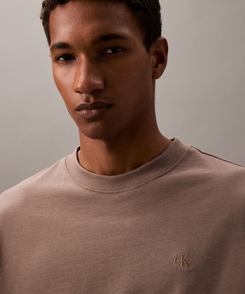 【 】CK Jeans ロゴクルーネックTシャツ◆送料無料◆ Calvin Klein - 【Jung Kook/ジョングク、Bright/ブライト着用