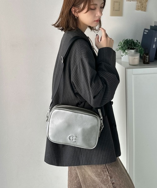 新品　未使用　ハンドバッグ　ショルダーバッグ classicalelf（クラシカルエルフ） ショルダーバッグ バッグ 気取ら