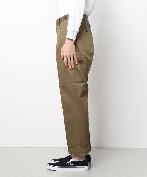【新品未使用】BEAMS PLUSビームス チノパン ベージュ色 Lサイズ BEAMS PLUS - BEAMS PLUS ビームスプラス チノパン L ベージュ