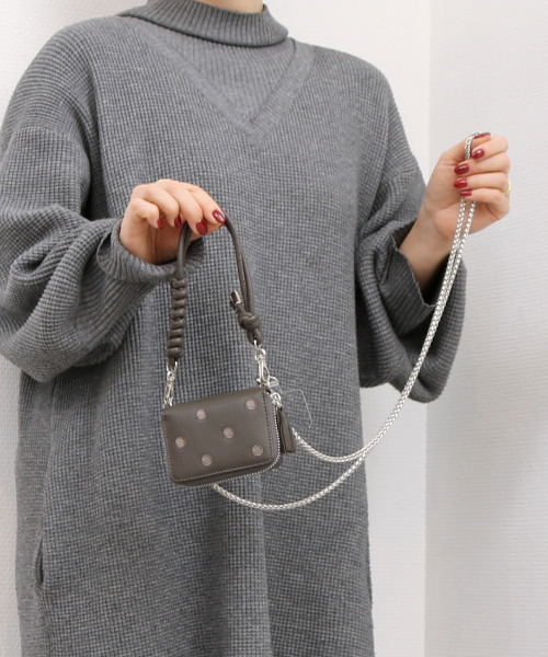 二つ折り財布 財布 ペルケ perche / ドット刺繍ジャバラチャームウォレットショルダー レディースの画像